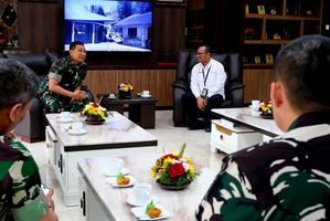 EGM Pertamina Patra Niaga Regional Sumbagut Fanda Chrismianto bersilaturahmi dengan Panglima Kodam I/BB Mayjen Hendy Antariksa untuk mendukung kelancaran operasional dan distribusi energi kepada masyarakat
