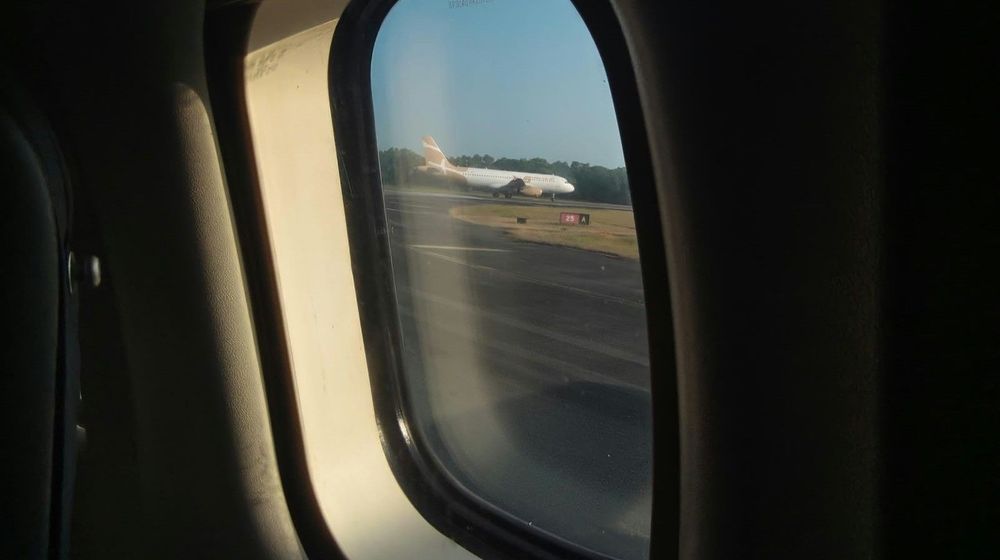 PESAWAT, BANDARA.jpg