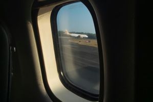 PESAWAT, BANDARA.jpg