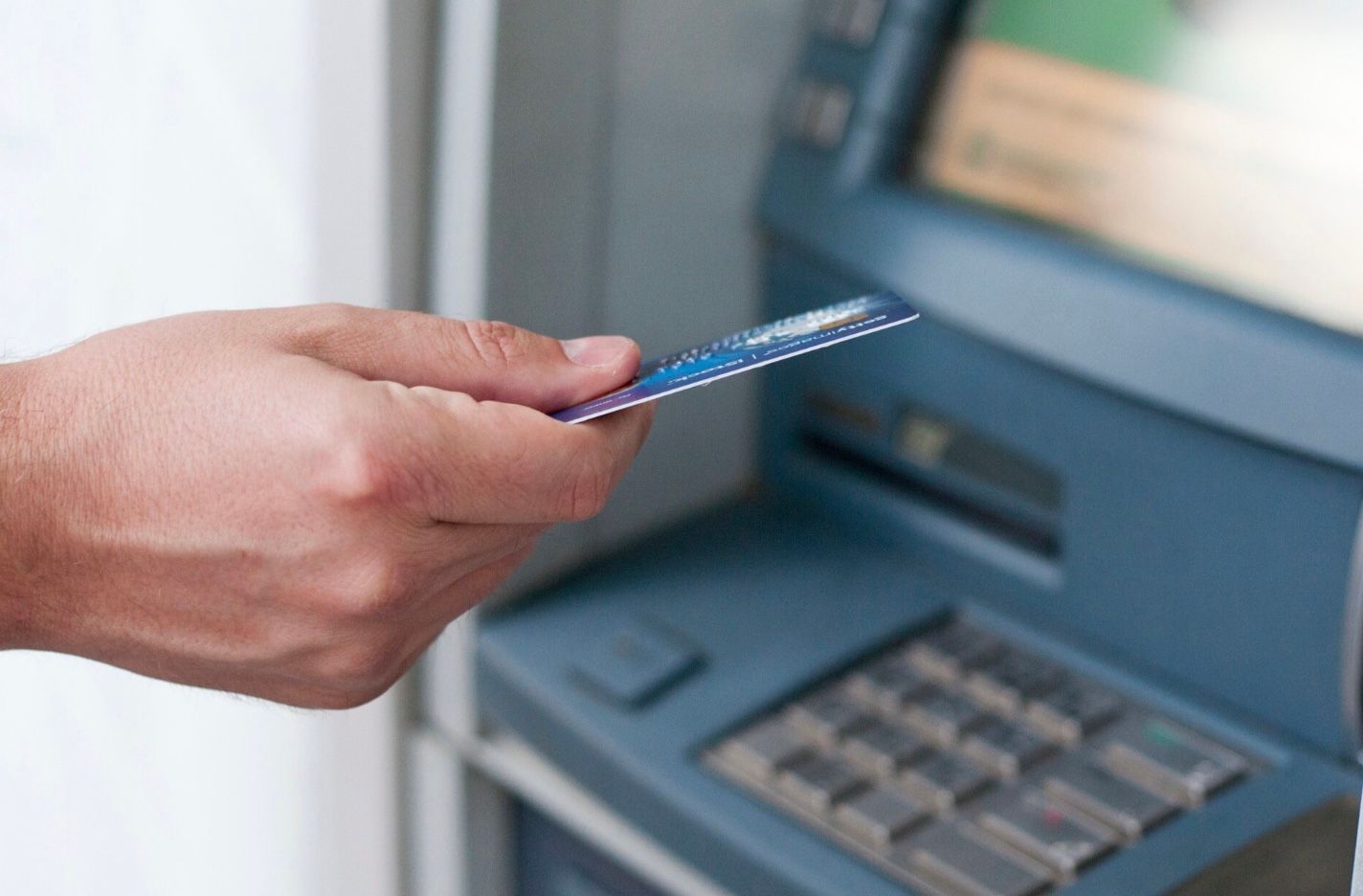 Waspada Modus Pencurian Card Swapping, Ini Cara Mencegahnya