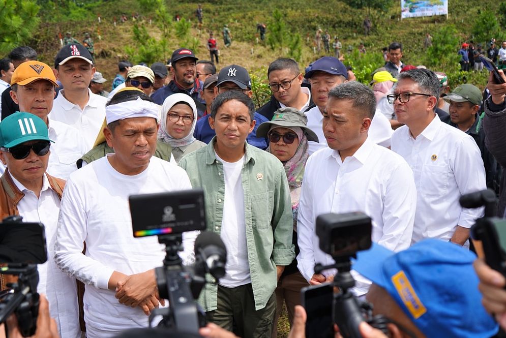 PTPN I Dukung Pemprov Jabar Hijaukan Lahan Cikembang.jpeg
