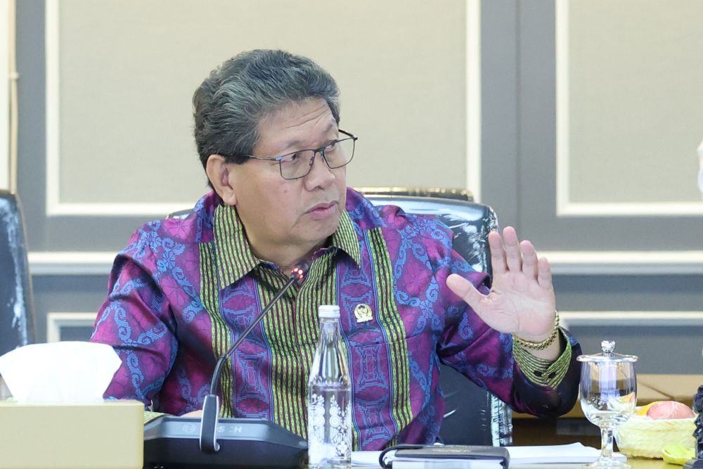 Anggota Komisi XIII DPR RI, Tonny Tesar usulkan pemecatan terhadap Wapres Gibran Rakabuming Raka. 