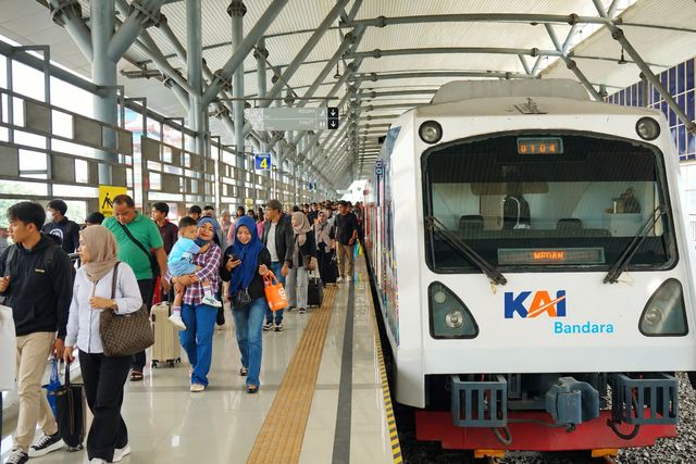 Penumpang KAI Bandara di wilayah Sumatera Utara