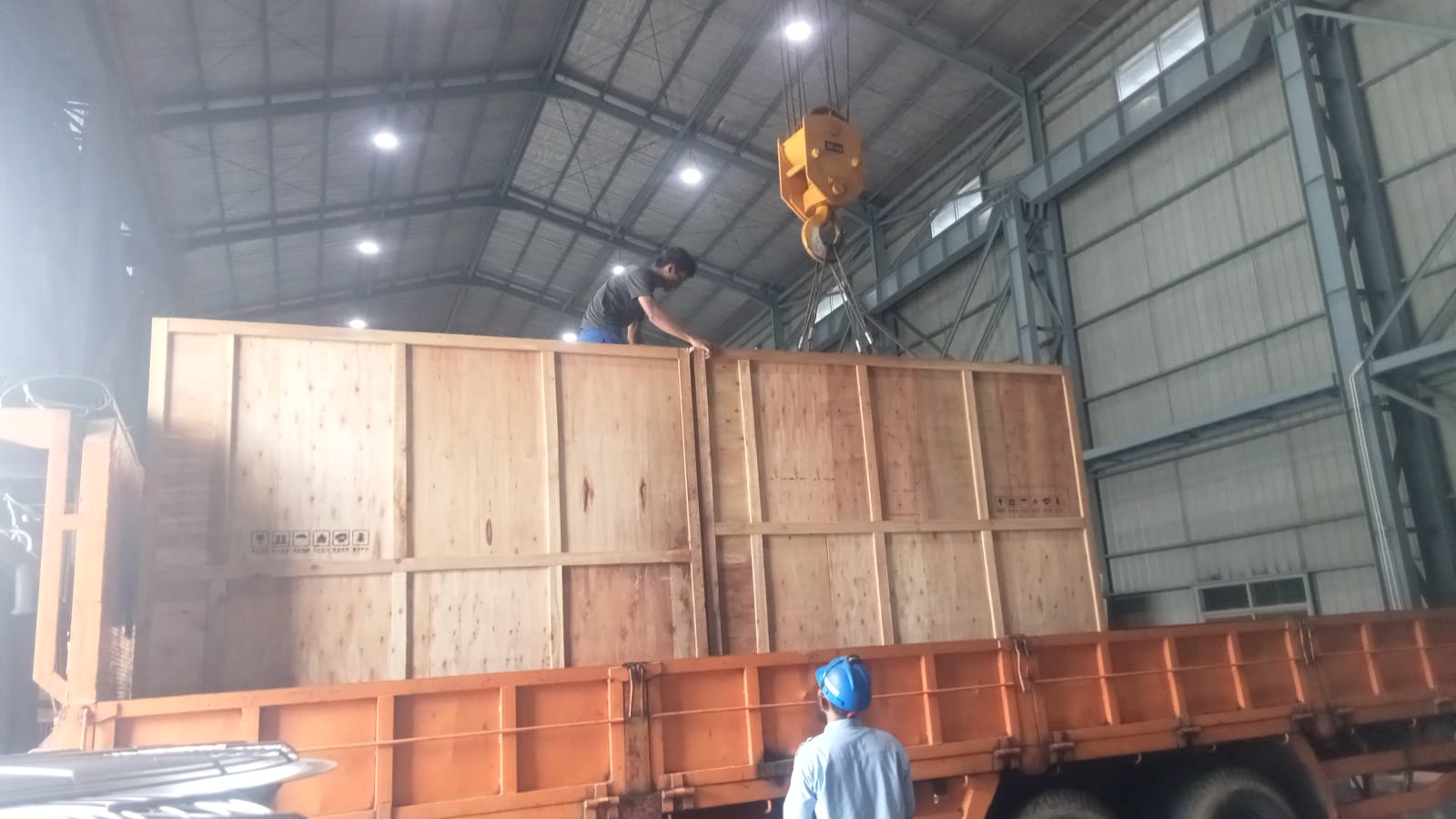 PLN UID Kaltimra mulai mobilisasi mesin pembangkit tambahan 5 MW untuk atasi krisis listrik Melak, Kutai Barat