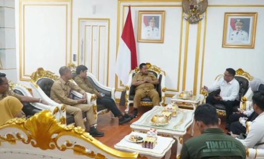 Penuhi Listrik Kawasan Strategis, Bupati PPU Mudyat Noor Gandeng PLN  