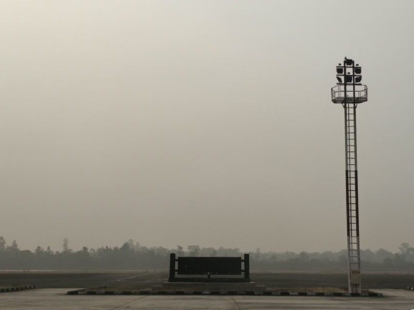 Menara pengawas udara atau air traffic control di Bandara Melalan, Kutai Barat. ISPU di Kecamatan Sendawar terburuk.  