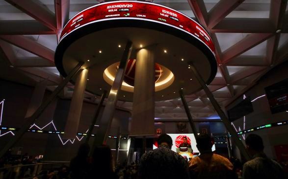 BEI menghentikan sementara perdagangan saham atau trading halt pada Jumat, 16 Oktober 2026, setelah IHSG merosot hingga 8,01 persen pada awal perdagangan