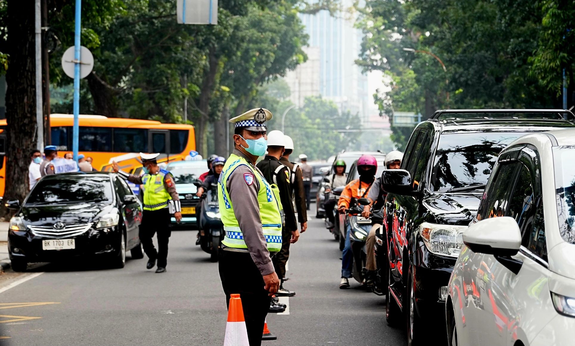 Operasi Sadar Pajak Kendaraan 2026 di Jalan Putri Hijau, Medan