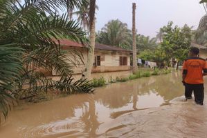 Kondisi banjir yang melanda Kampung Rendahan, Kecamatan Bosar Maligas, Kabupaten Simalungun, Sumatera Utara