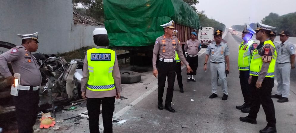 Jasa Raharja Gerak Cepat Tangani Korban Kecelakaan Tol Terpeka