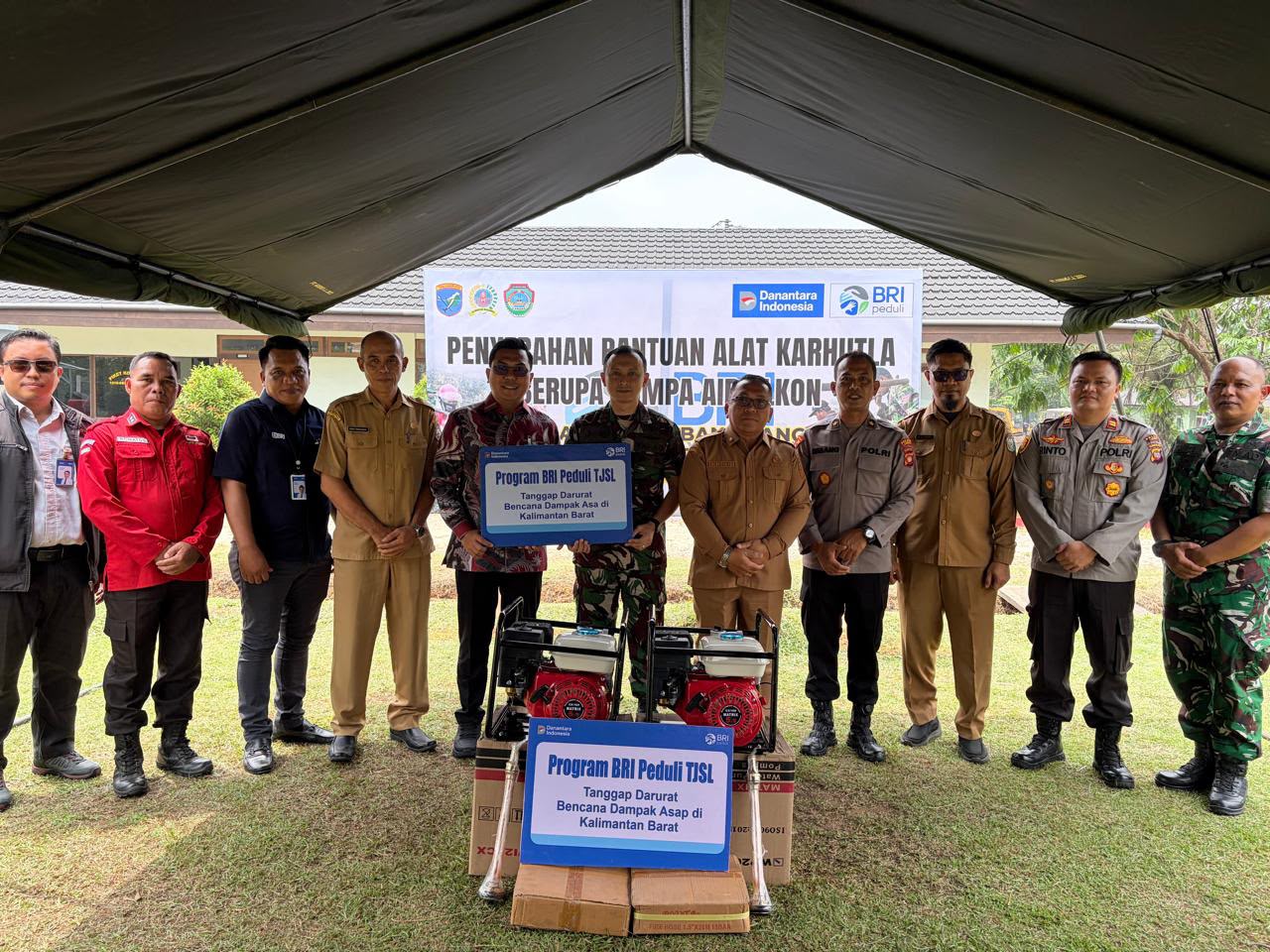 BRI Peduli Salurkan 270 Mesin Pompa Air untuk Tangani Karhutla di Kalimantan