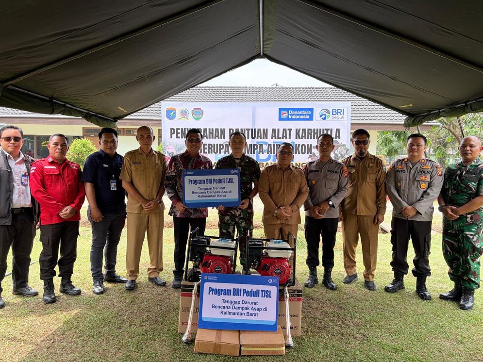 BRI Peduli Salurkan 270 Mesin Pompa Air untuk Tangani Karhutla di Kalimantan
