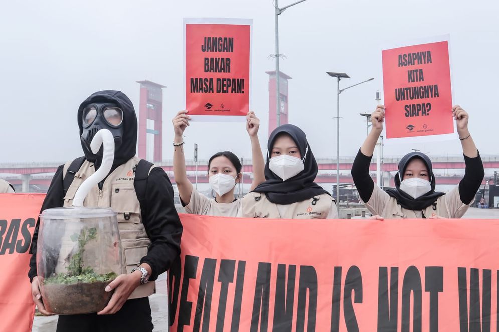 Pemuda Sumsel Tuntut Pemerintah Hentikan Warisan Krisis Karhutla
